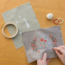 Load image into Gallery viewer, Lecien - Mini Embroidery Frame Cute Rabbit and Flower