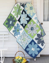 Load image into Gallery viewer, Creative Precut Quilts: Inspiring Designs With Fabric Bundles