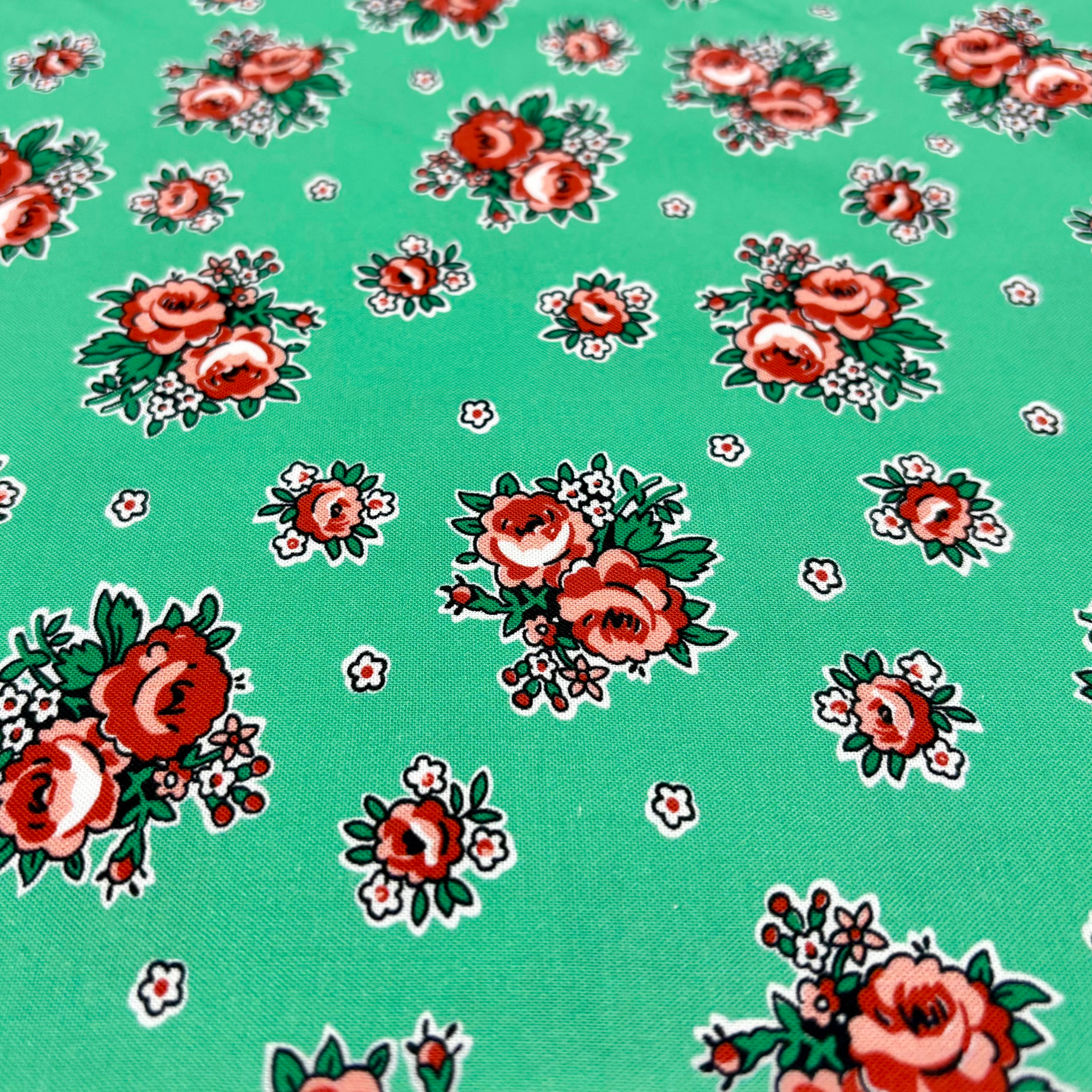 Momnson - Rose Drop On Green