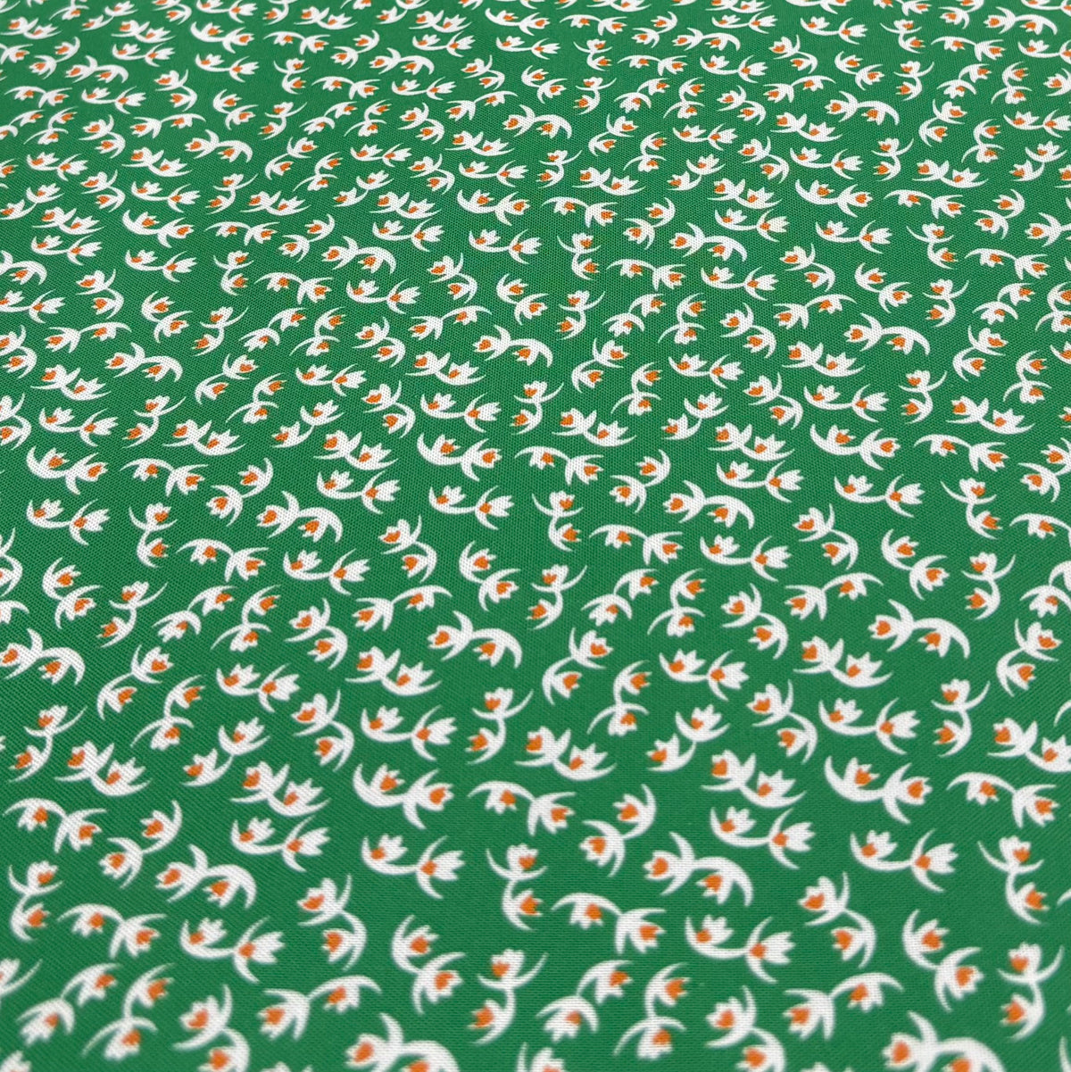 Momnson - Mitzy Swirl on Green