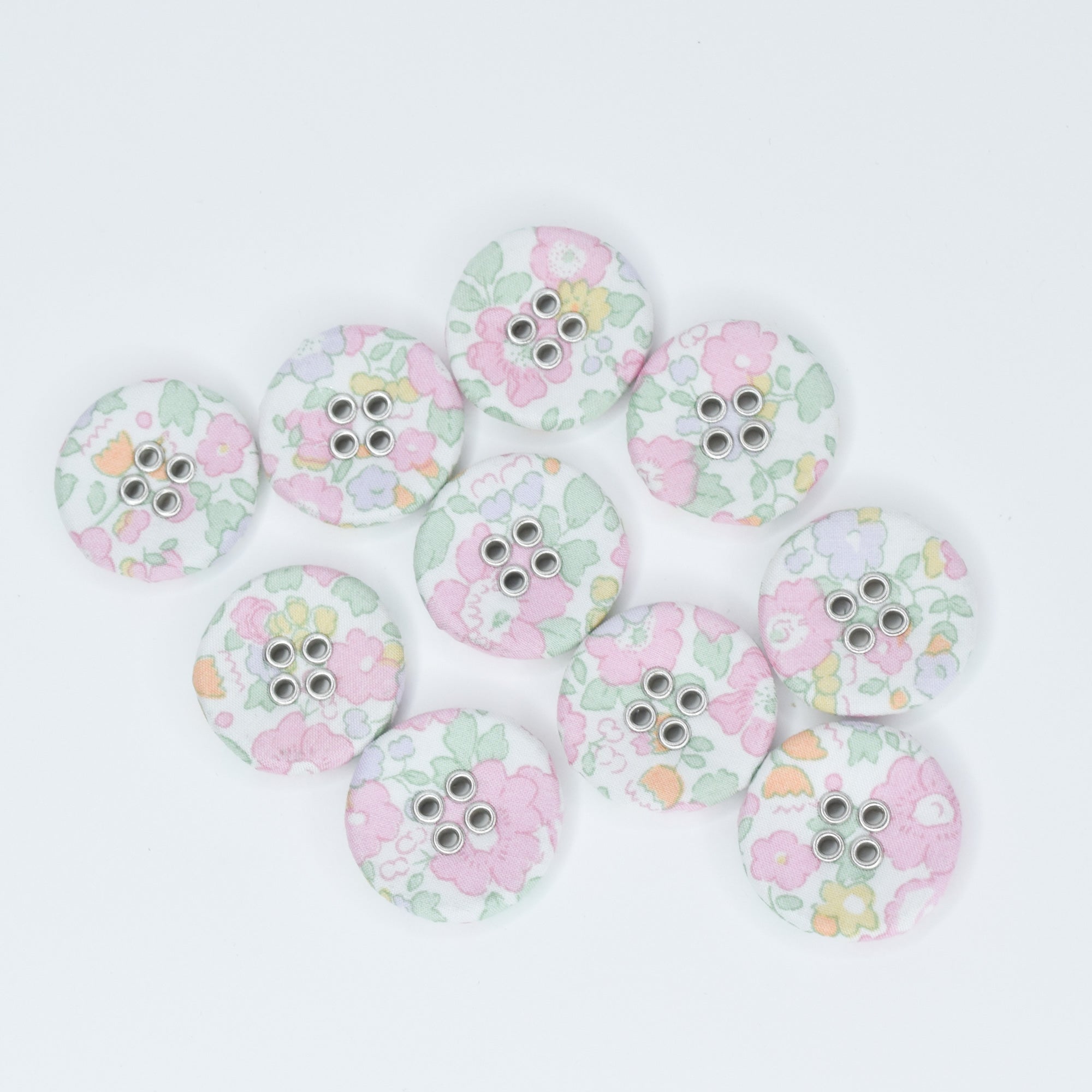 Liberty Button - Betsy Ann H 22mm