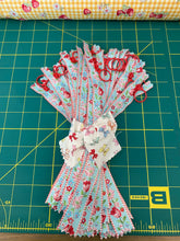 Load image into Gallery viewer, Tulip Zipper 8”
