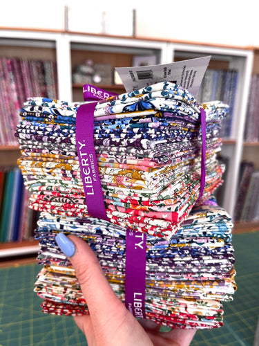 Tudor Celebration Fat Quarter Bundle 18 Pcs