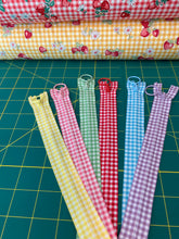 Load image into Gallery viewer, Gingham 6 Zipper Set 8”

