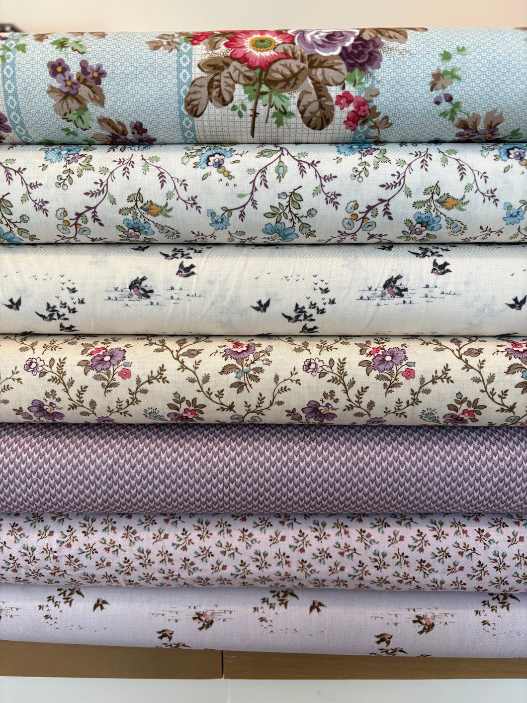 Ayla Complete Fat Quarter Bundle (28 pieces)