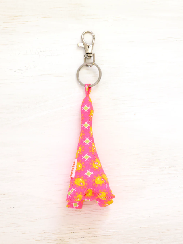 Eiffel Tower Keychain - Grapefruit Pink