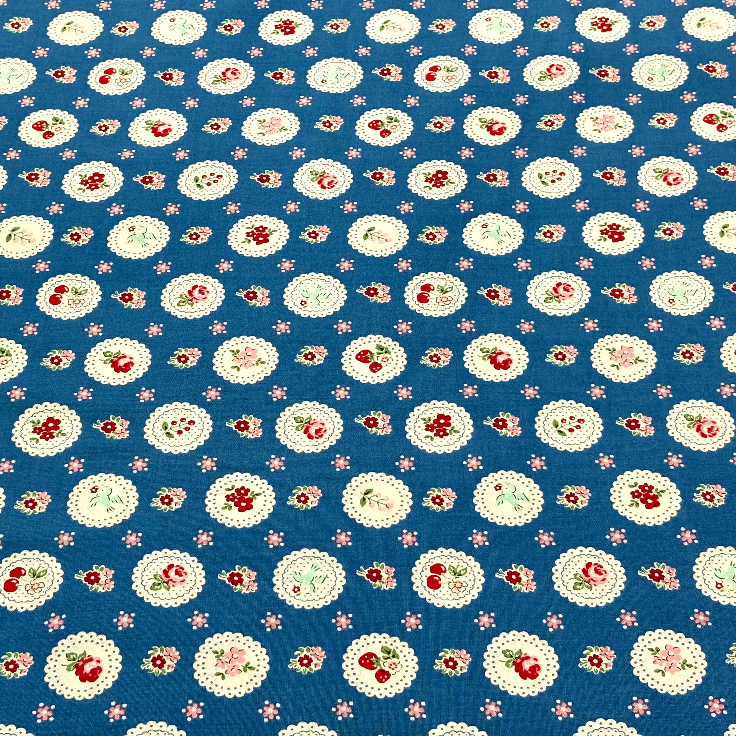 Atsuko Matsuyama - Fancy Spring Scallop on Blue