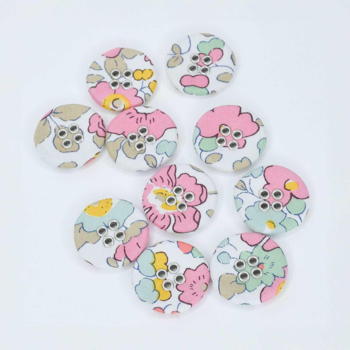 Liberty Button - Betsy Q 22mm