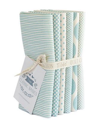 Tilda Classic Basics Light Blue Fat Quarter Bundle